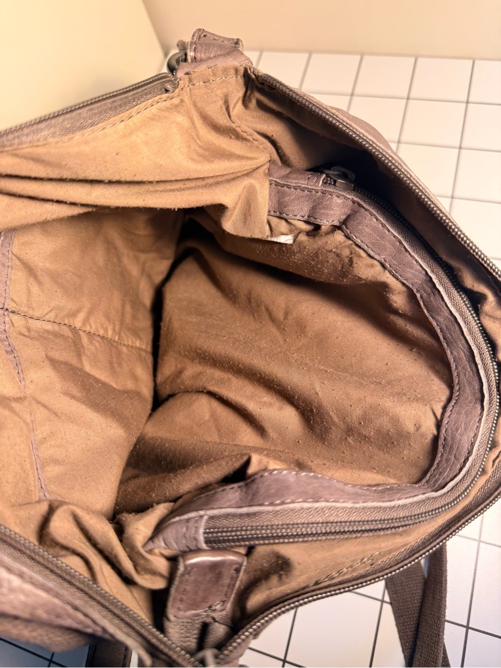 Leather convertible Crossbody Bag or Backpack- Taupe Brown - Picture 6 of 7